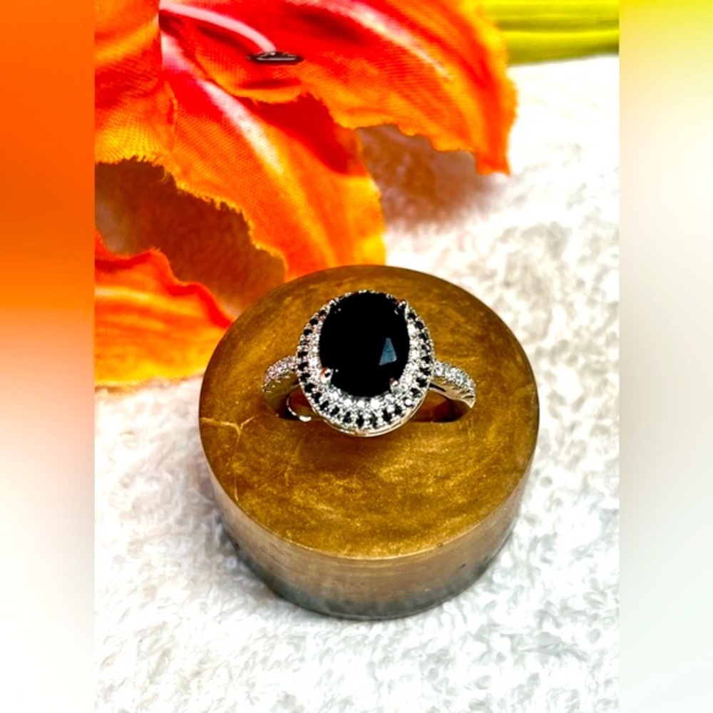 🌸925 Silver and black gemstone ring NEW
